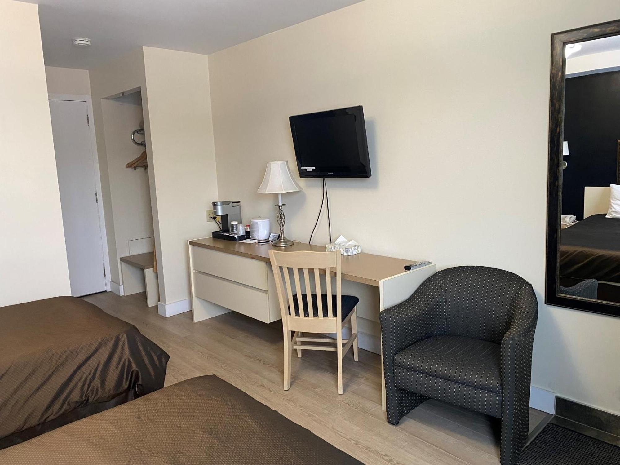 Hotel Centre-Ville Montmagny Bagian luar foto