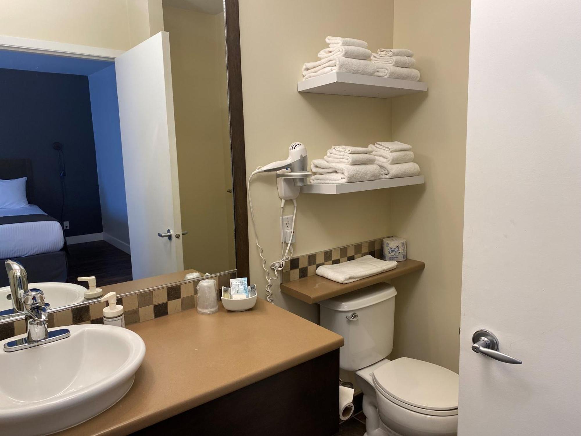 Hotel Centre-Ville Montmagny Bagian luar foto