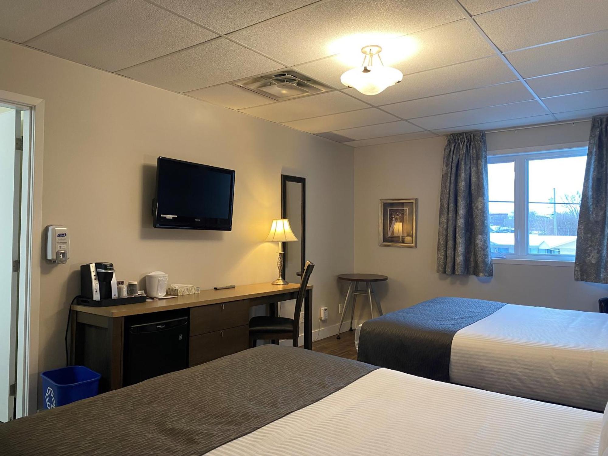 Hotel Centre-Ville Montmagny Bagian luar foto