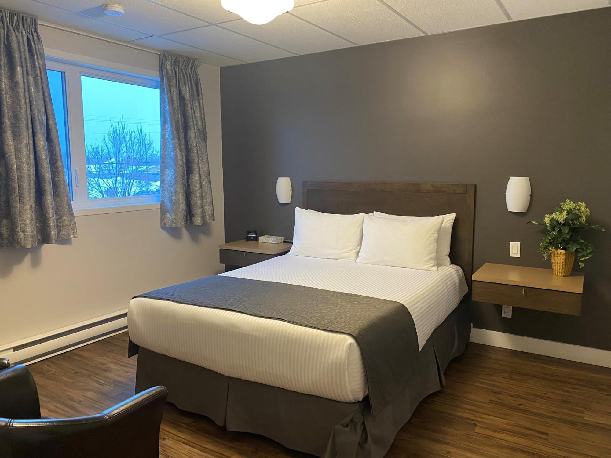 Hotel Centre-Ville Montmagny Bagian luar foto