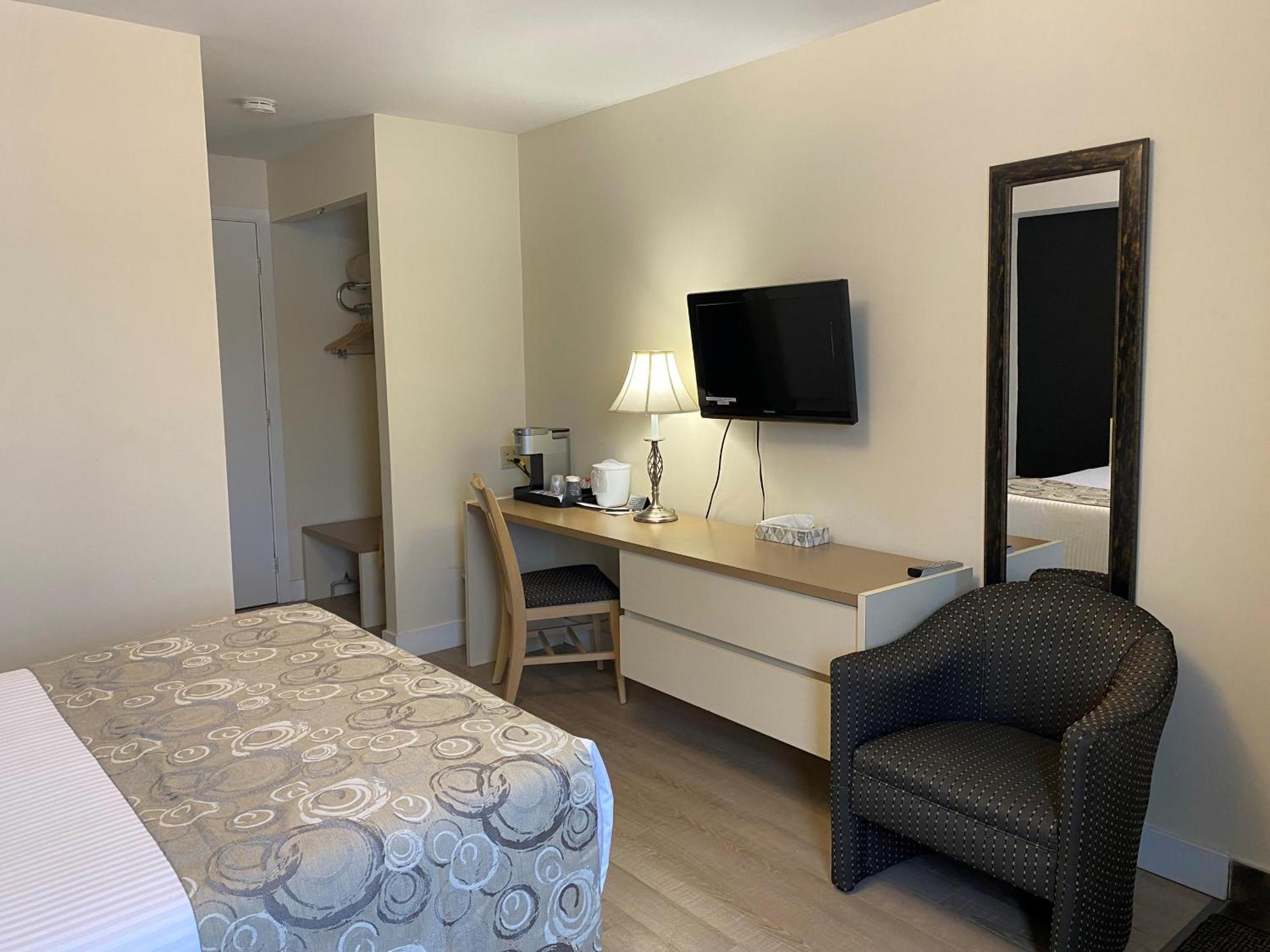 Hotel Centre-Ville Montmagny Bagian luar foto
