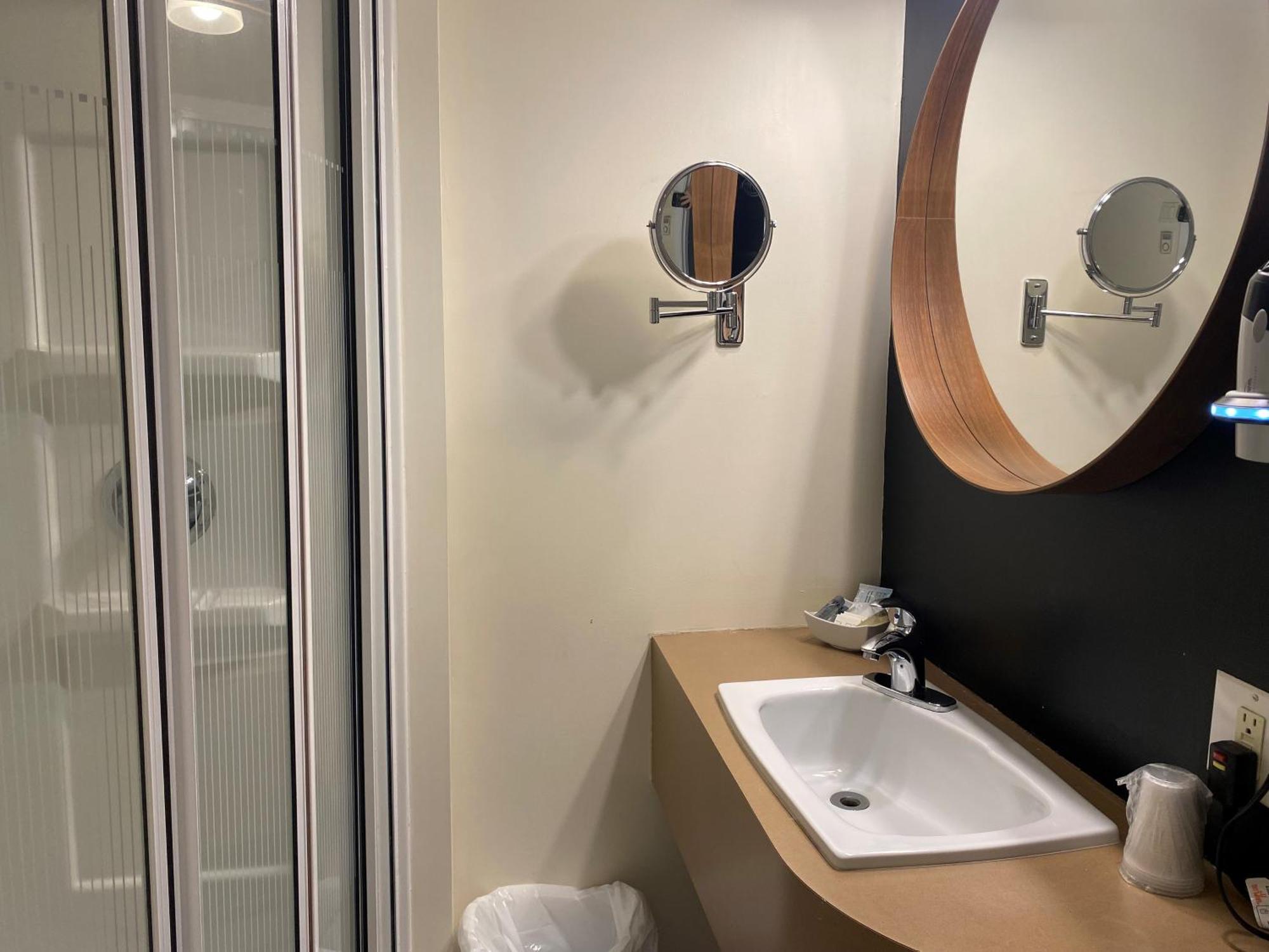 Hotel Centre-Ville Montmagny Bagian luar foto