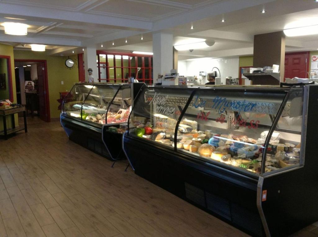 Hotel Centre-Ville Montmagny Bagian luar foto